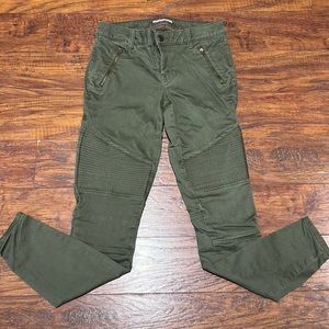 Tommy Hilfiger Moto Detail Camo Green Pants - Size 2